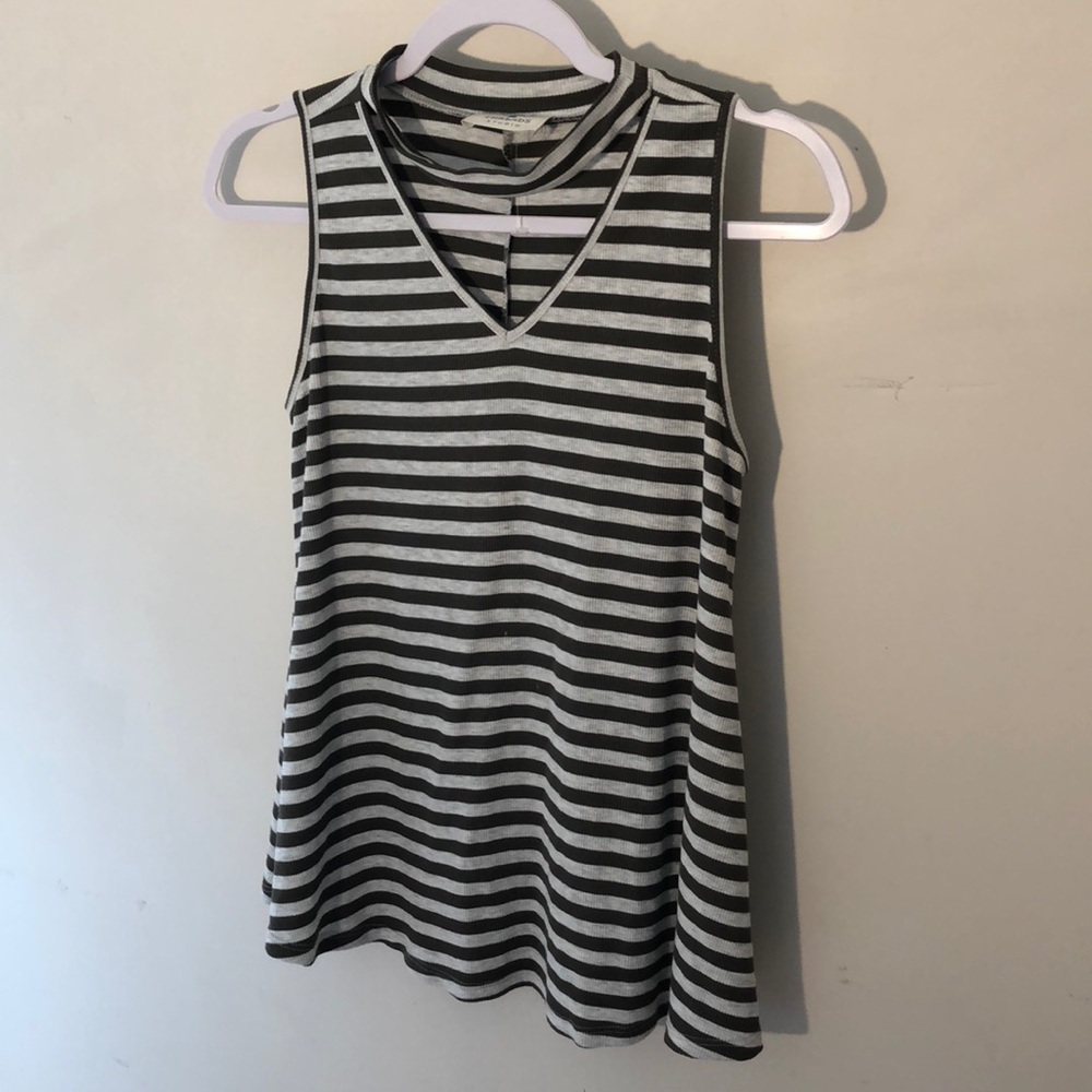 Tank top with choker